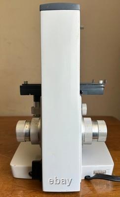 AO American Optical One-Ten Illuminator 1130 Teaching Microscope with3 Objectives