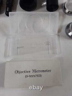 Lot de pièces de microscope Lentilles Objectifs Tubes Micromètre Oculaires Plus