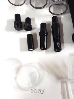 Lot de pièces de microscope Lentilles Objectifs Tubes Micromètre Oculaires Plus