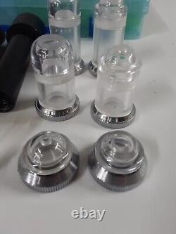 Lot de pièces de microscope Lentilles Objectifs Tubes Micromètre Oculaires Plus