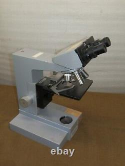 Microscope Leitz Wentzler SM-LUX avec quatre objectifs