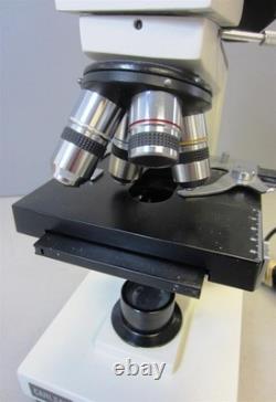 Microscope binoculaire Carlsan CS700 avec 4 objectifs et oculaires COMPLET