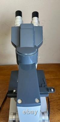 Microscope pédagogique AO American Optical One-Ten Illuminator 1130 avec 3 objectifs